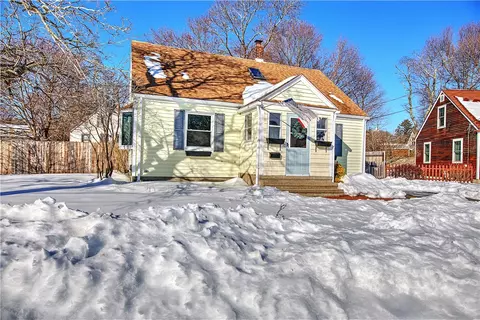 12 Collation Cir, North Kingstown, RI 02852