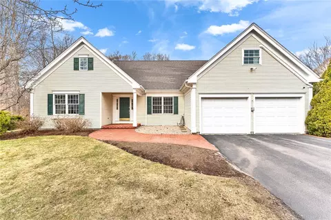 15 Jessica Ln, South Kingstown, RI 02879