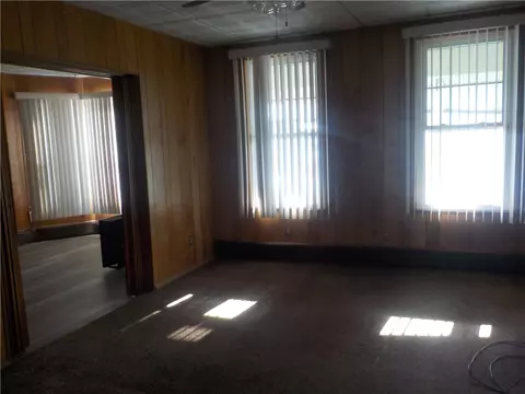 Living - 190 Crawford St, Woonsocket, RI 02895 photo 1 of 4
