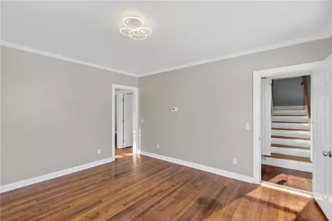 Living - 211 Pinnery Ave, Warwick, RI 02886 photo 2 of 4
