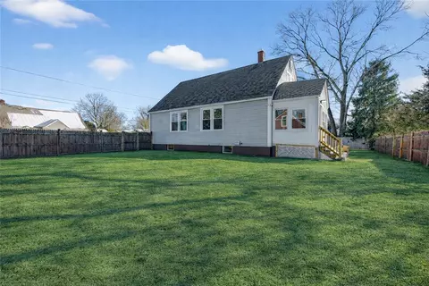 Exterior - 211 Pinnery Ave, Warwick, RI 02886 photo 6 of 8