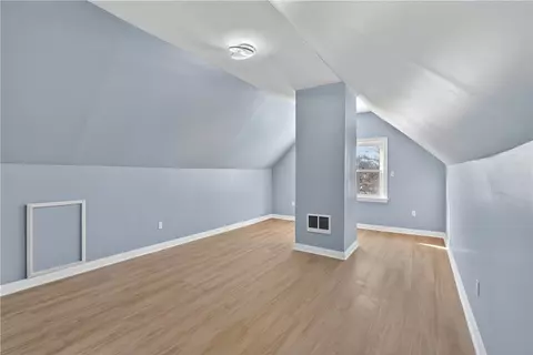 Bedroom - 211 Pinnery Ave, Warwick, RI 02886 photo 1 of 8