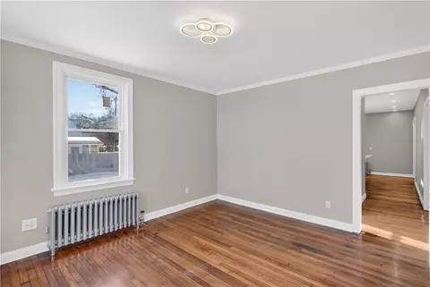Living - 211 Pinnery Ave, Warwick, RI 02886 photo 4 of 4