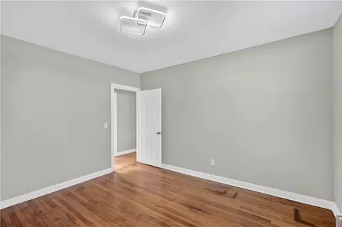 Bedroom - 211 Pinnery Ave, Warwick, RI 02886 photo 6 of 8
