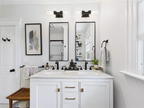Bath - 28 Spruce St, Westerly, RI 02891 photo 3 of 4