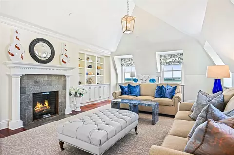 Living - 1 Bluff Ave #4-1, Westerly, RI 02891 photo 2 of 7