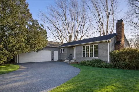 43 Harrington Ave, Portsmouth, RI 02871
