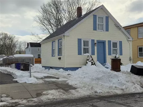 Exterior - 236 State St, Bristol, RI 02809 photo 2 of 3