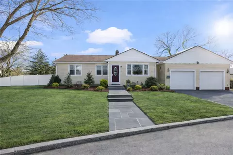 55 Togansett Rd, Providence, RI 02910