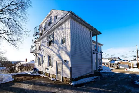 109 Hemond Ave, Woonsocket, RI 02895 photo 7