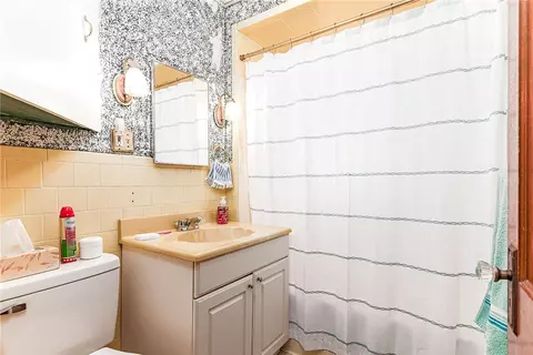 109 Hemond Ave, Woonsocket, RI 02895 photo 44