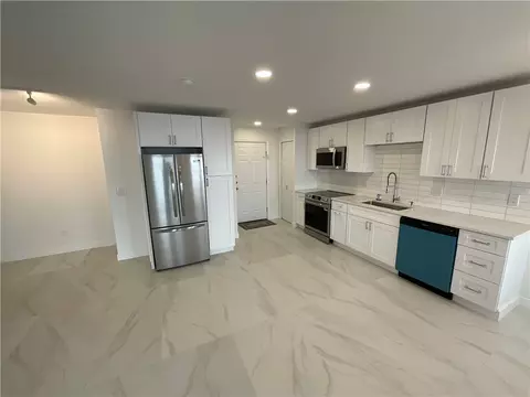 33 Bullocks Point Ave #5C, Riverside, RI 02915