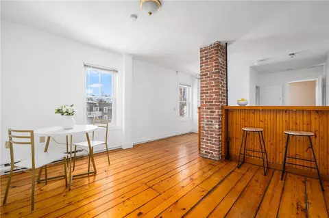 14 Brinley St #3, Newport, RI 02840