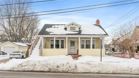 363 Pontiac Ave, Cranston, RI 02910