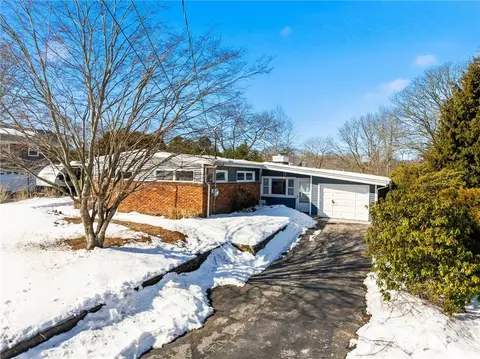 13 Plateau Rd, Westerly, RI 02891