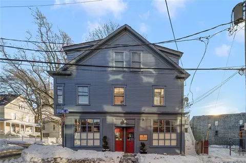 21 Spring St #2, Newport, RI 02840