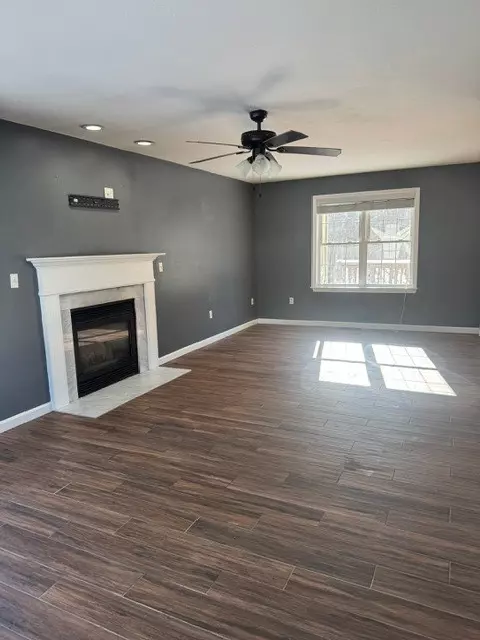 Living - 22 Derby Ln, Cranston, RI 02921 photo 2 of 4