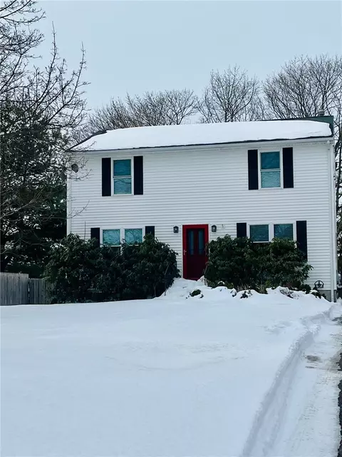 151 Dover Ave, East Providence, RI 02914