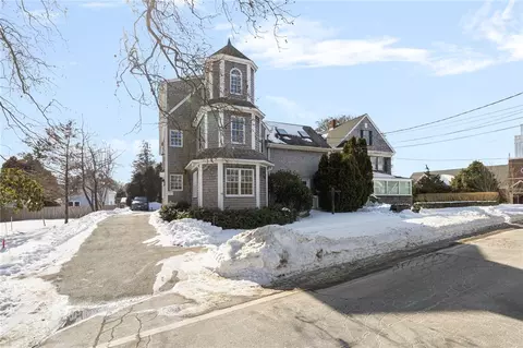 77 Narragansett Ave #C, Jamestown, RI 02835