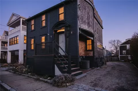 24 Houston Ave, Newport, RI 02840