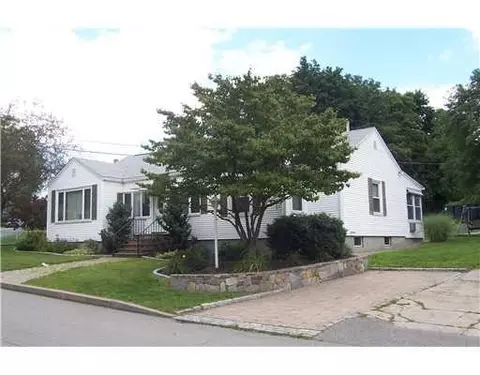 118 Summit Ave, West Warwick, RI 02893