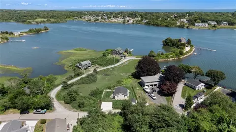 17 Goose Island Rd, Narragansett, RI 02882