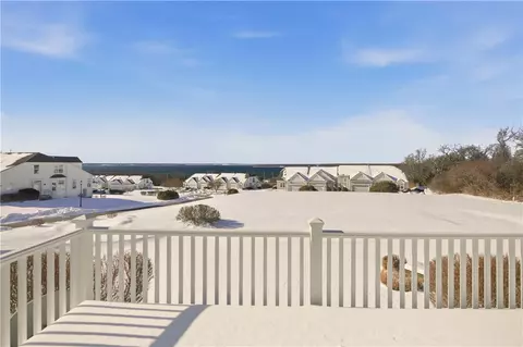 219 Rolling Hill Rd #219, Portsmouth, RI 02871
