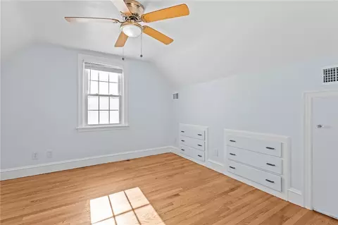 Bedroom - 22 Phillips Ave, Warwick, RI 02888 photo 4 of 10