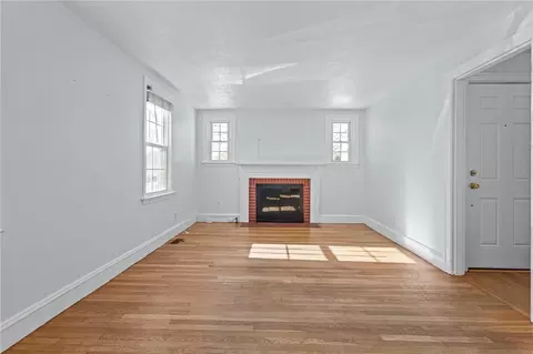Living - 22 Phillips Ave, Warwick, RI 02888 photo 5 of 6
