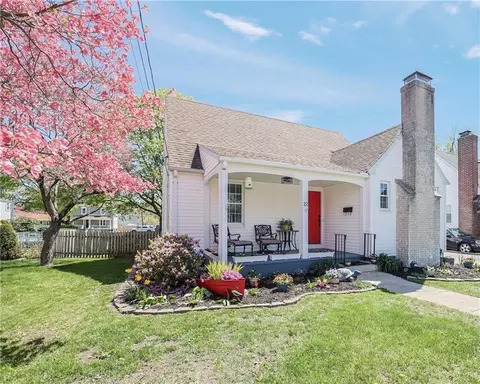 22 Phillips Ave, Warwick, RI 02888