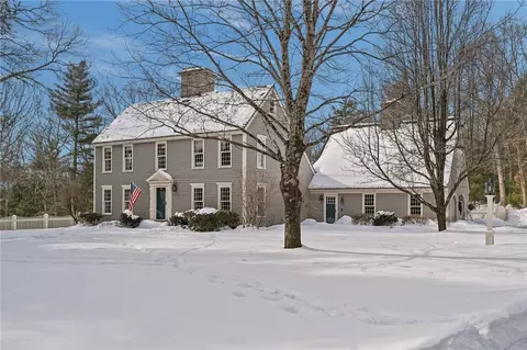 88 Woodsong Dr, Scituate, RI 02857