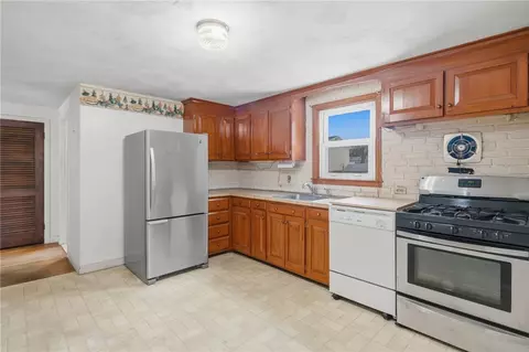Kitchen - 60 Duncan Rd, Warwick, RI 02886 photo 1 of 2