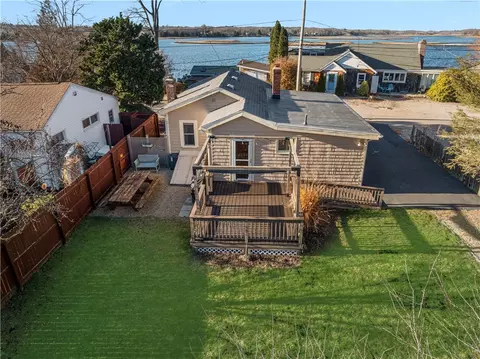 50 Teed Ave, Barrington, RI 02806