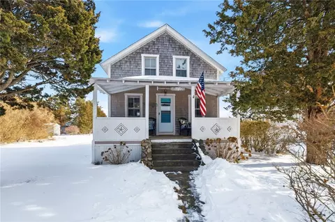 27 Benson Ave, Westerly, RI 02891