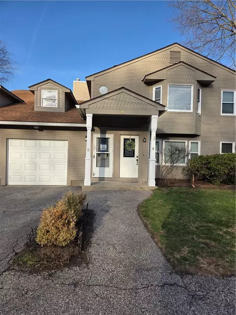 38 Stone Trl #D, North Providence, RI 02904