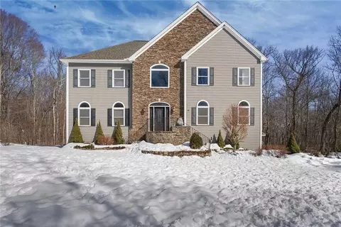 47 Austin Dr, Cumberland, RI 02864