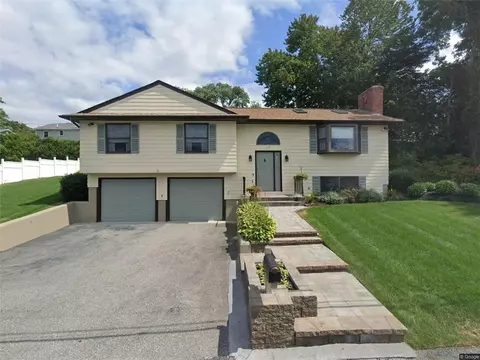 17 Tremont St, North Providence, RI 02904