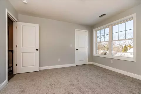 Bedroom - 52 Bruce Ln, Warwick, RI 02886 photo 2 of 8