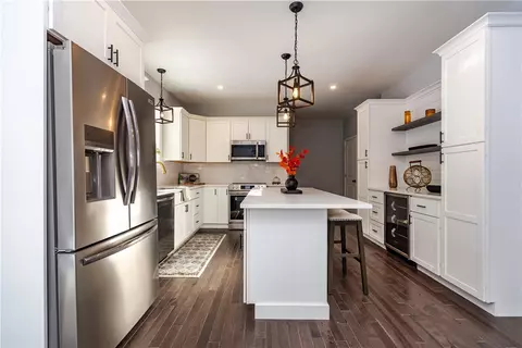 Kitchen - 52 Bruce Ln, Warwick, RI 02886 photo 3 of 7