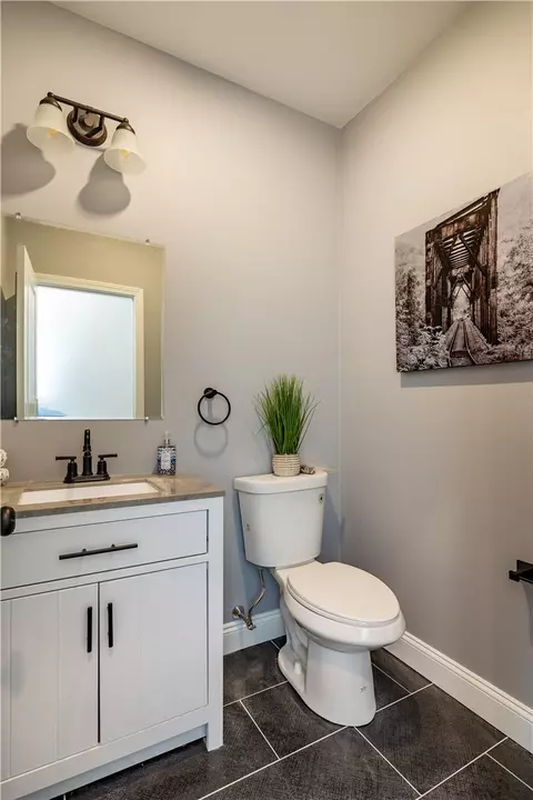 Bath - 52 Bruce Ln, Warwick, RI 02886 photo 1 of 5