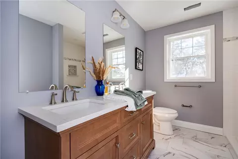 Bath - 52 Bruce Ln, Warwick, RI 02886 photo 5 of 5