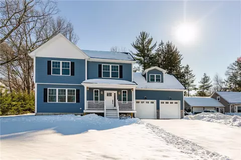 52 Bruce Ln, Warwick, RI 02886