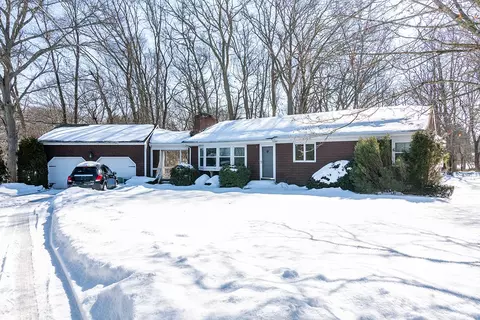 105 Florence St, Tiverton, RI 02878
