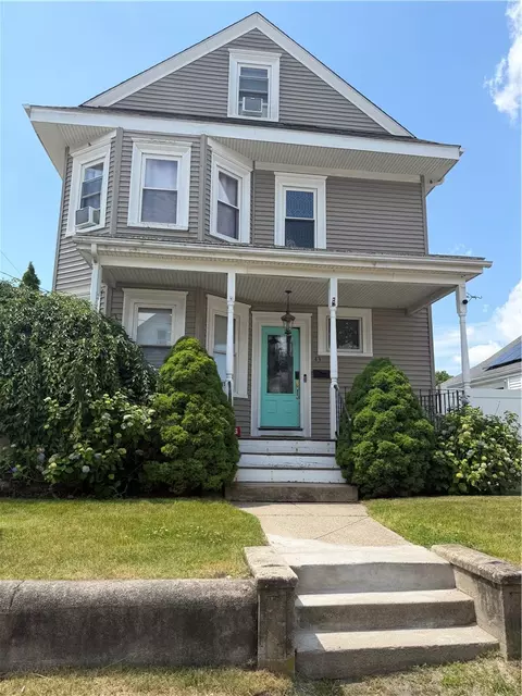 43 Warwick Rd, Pawtucket, RI 02861