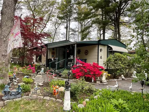 4 Leisure Way, Coventry, RI 02816