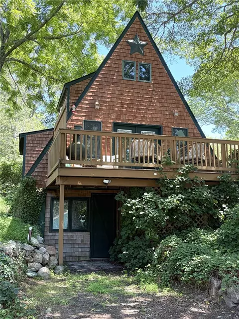 27 Ricks Rd, Charlestown, RI 02813