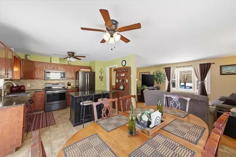 8 Wall St, Westerly, RI 02891 photo 6