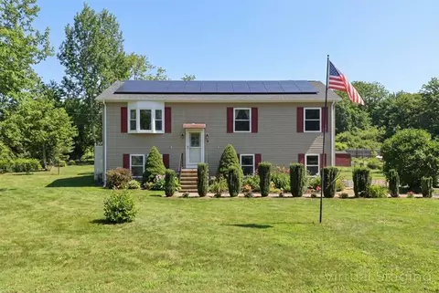 8 Wall St, Westerly, RI 02891