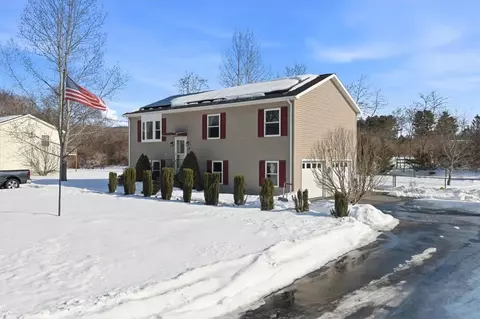 8 Wall St, Westerly, RI 02891 photo 2
