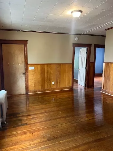 Living - 346 Carrington Ave, Woonsocket, RI 02895 photo 3 of 4